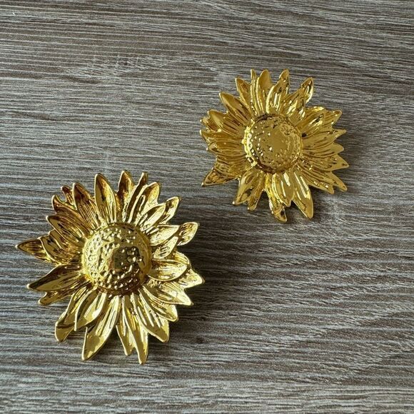 Sunflower stud earrings N677 - Picture 1 of 5
